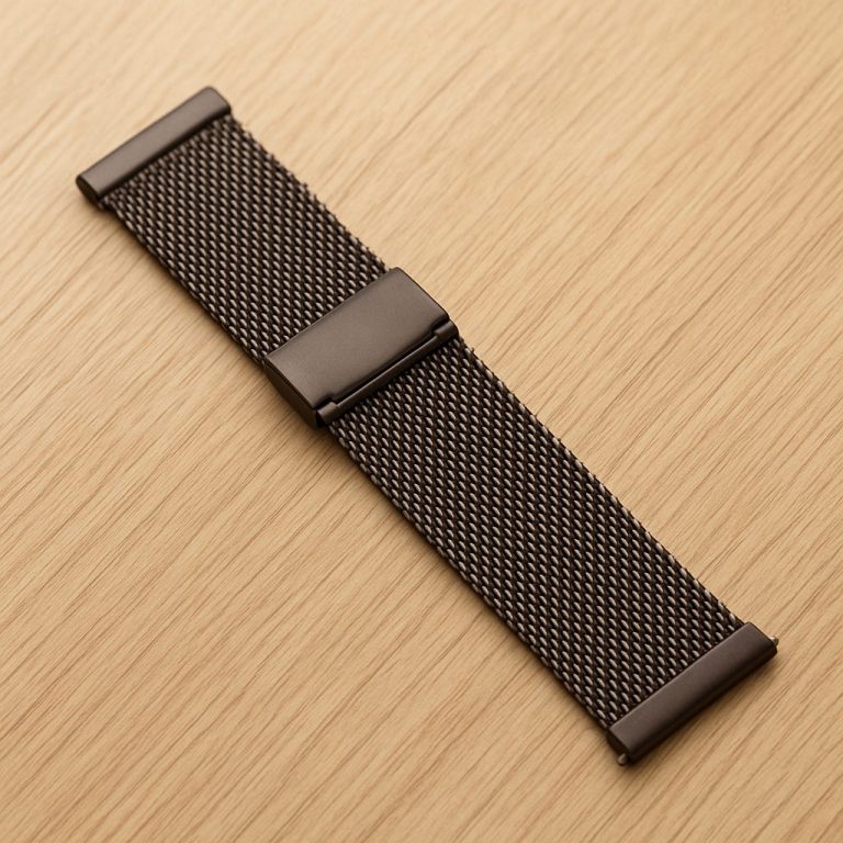 Featured image for: Mesh metal vs solid link watch bands: which is more stable on the wrist